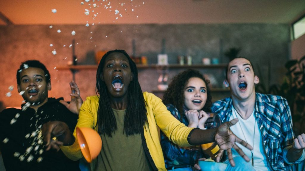 Noodsignalen (2022) – Richt. Terence Krey, Christine Nyland